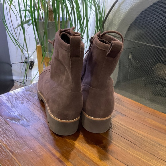 VIONIC Chocolate Ganache Lani II Suede Boots size 7.5 - Picture 4 of 8